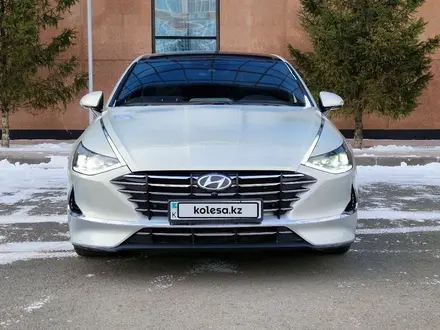 Hyundai Sonata 2022 года за 11 600 000 тг. в Астана