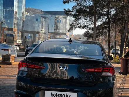 Hyundai Elantra 2019 года за 8 000 000 тг. в Алматы – фото 5