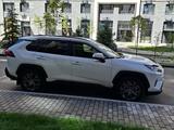 Toyota RAV4 2022 года за 17 590 000 тг. в Алматы – фото 5