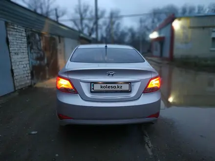 Hyundai Solaris 2015 года за 4 900 000 тг. в Уральск – фото 4