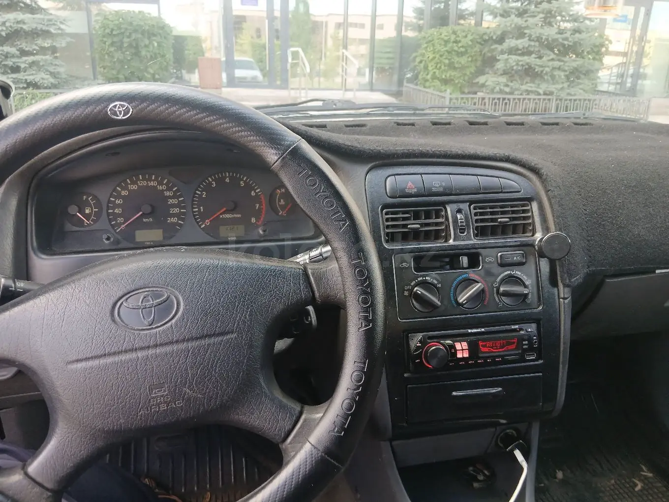 Toyota Avensis, 1998