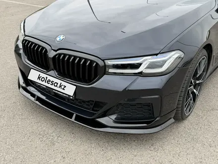 BMW 530 2022 года за 26 000 000 тг. в Алматы – фото 17