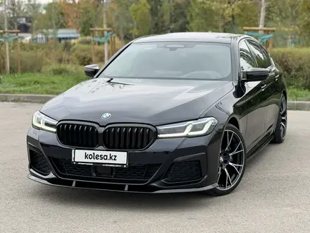 BMW 530 2022 года за 26 000 000 тг. в Алматы – фото 20