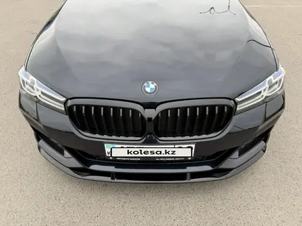 BMW 530 2022 года за 26 000 000 тг. в Алматы – фото 35