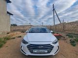 Hyundai Elantra 2017 годаfor7 500 000 тг. в Актау – фото 2