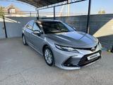 Toyota Camry 2022 года за 15 700 000 тг. в Аксай – фото 4