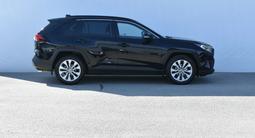 Toyota RAV4 2020 годаүшін13 100 000 тг. в Атырау – фото 4