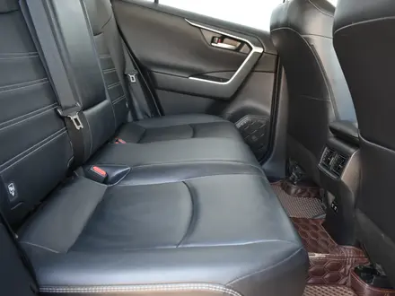 Toyota RAV4 2020 года за 13 100 000 тг. в Атырау – фото 15