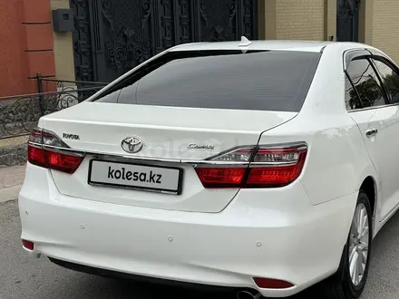 Toyota Camry 2015 года за 11 800 000 тг. в Шымкент – фото 3