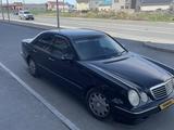 Mercedes-Benz E 320 2001 года за 3 000 000 тг. в Атырау – фото 3