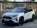 Toyota RAV4 2020 года за 12 800 000 тг. в Астана