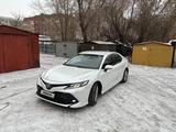 Toyota Camry 2018 годаүшін13 500 000 тг. в Семей – фото 3