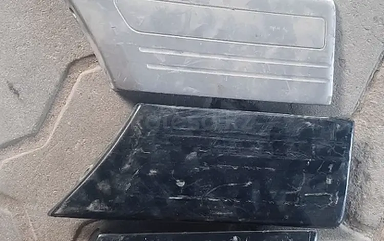 Молдинги на крыло переднее за 15 000 тг. в Алматы