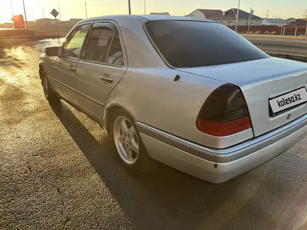 Mercedes-Benz C 180 1994 года за 1 500 000 тг. в Атырау – фото 9