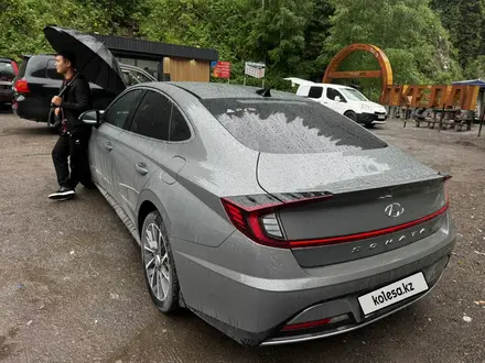 Hyundai Sonata 2022 года за 12 600 000 тг. в Алматы – фото 9