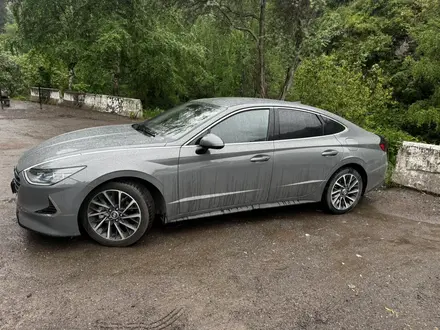 Hyundai Sonata 2022 года за 12 600 000 тг. в Алматы – фото 14