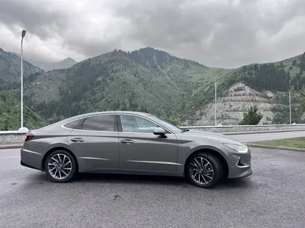 Hyundai Sonata 2022 года за 12 600 000 тг. в Алматы – фото 8
