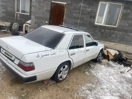 Mercedes-Benz E 200 1990 года за 600 000 тг. в Астана – фото 2