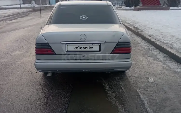 Mercedes-Benz E 220 1994 года за 1 850 000 тг. в Кордай