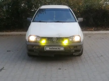 Volkswagen Golf 1993 года за 1 200 000 тг. в Актобе