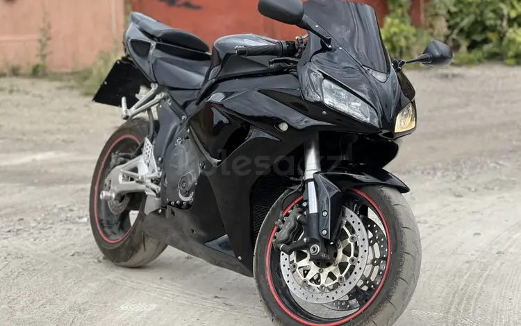 Honda  CBR 1000 RR/RA Fireblade 2006 года за 2 800 000 тг. в Астана
