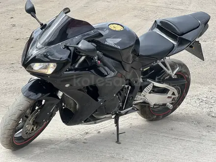 Honda  CBR 1000 RR/RA Fireblade 2006 года за 2 800 000 тг. в Астана – фото 4