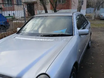 Mercedes-Benz E 230 1997 года за 2 600 000 тг. в Семей