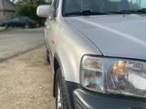 Honda CR-V 1998 года за 3 700 000 тг. в Уральск – фото 3
