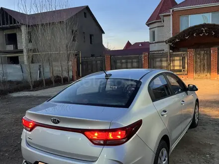 Kia Rio 2021 года за 7 500 000 тг. в Уральск – фото 4