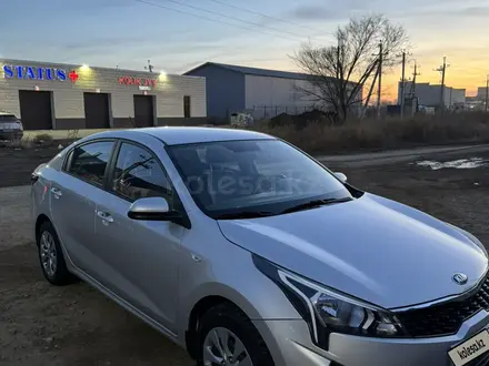 Kia Rio 2021 года за 7 500 000 тг. в Уральск