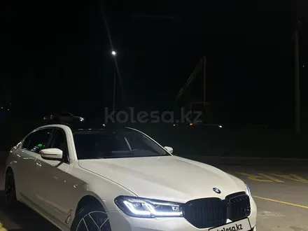 BMW 530 2023 года за 25 500 000 тг. в Алматы – фото 10