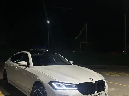 BMW 530 2023 года за 25 500 000 тг. в Алматы – фото 11