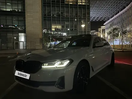 BMW 530 2023 года за 25 500 000 тг. в Алматы – фото 30