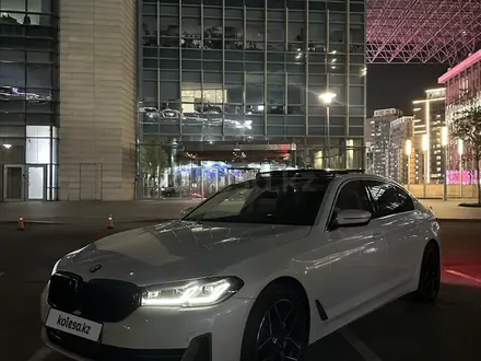 BMW 530 2023 года за 25 500 000 тг. в Алматы – фото 34