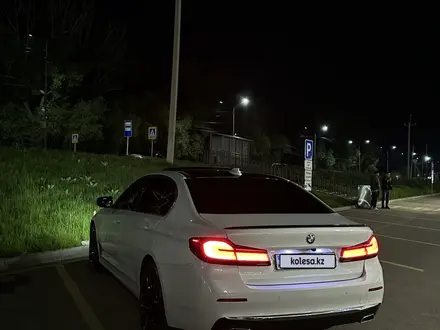 BMW 530 2023 года за 25 500 000 тг. в Алматы – фото 5