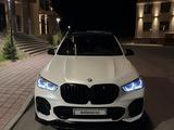 BMW X5 2022 года за 39 500 000 тг. в Караганда – фото 2