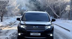 Toyota Highlander 2013 годаfor13 000 000 тг. в Астана