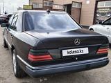 Mercedes-Benz E 200 1992 года за 850 000 тг. в Жезказган – фото 3