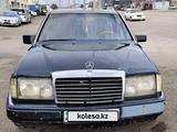 Mercedes-Benz E 200 1992 года за 850 000 тг. в Жезказган – фото 4