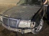 Mercedes-Benz E 320 1994 года за 1 000 000 тг. в Алматы – фото 2
