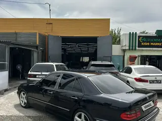 Mercedes-Benz E 55 AMG