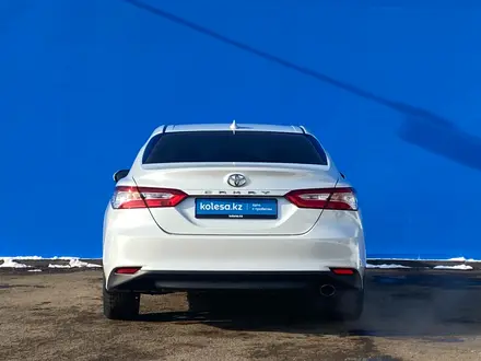 Toyota Camry 2019 года за 12 350 000 тг. в Алматы – фото 4