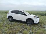 Toyota RAV4 2017 года за 7 200 000 тг. в Актобе – фото 2