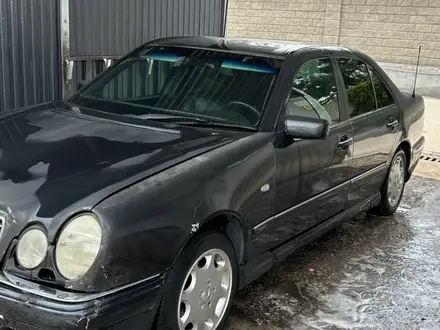 Mercedes-Benz E 230 1996 года за 1 250 000 тг. в Алматы – фото 2