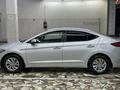 Hyundai Elantra 2018 годаfor7 800 000 тг. в Шымкент – фото 3