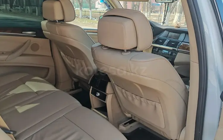 BMW X5 2010 года за 9 999 999 тг. в Алматы