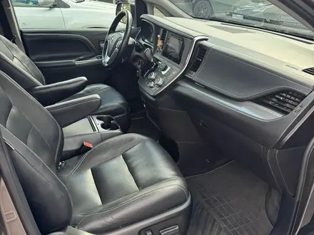 Toyota Sienna 2015 года за 10 500 000 тг. в Атырау – фото 16