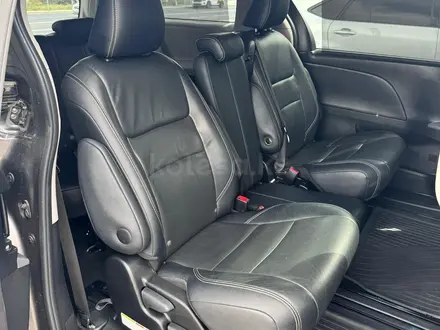 Toyota Sienna 2015 года за 10 500 000 тг. в Атырау – фото 19