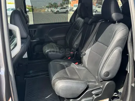 Toyota Sienna 2015 года за 10 500 000 тг. в Атырау – фото 11