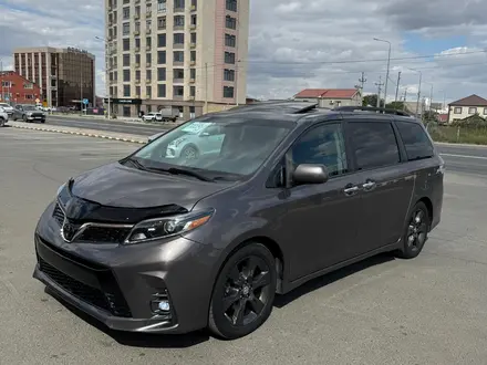 Toyota Sienna 2015 года за 10 500 000 тг. в Атырау – фото 7